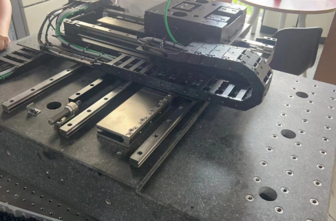 高刚性气浮直线电机平台的原理是什么？